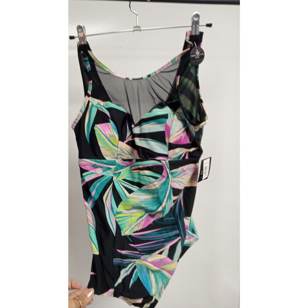 *NEW* Torrid Full Coverage One Piece Swimsuit Size 00 Size 10-12 0309